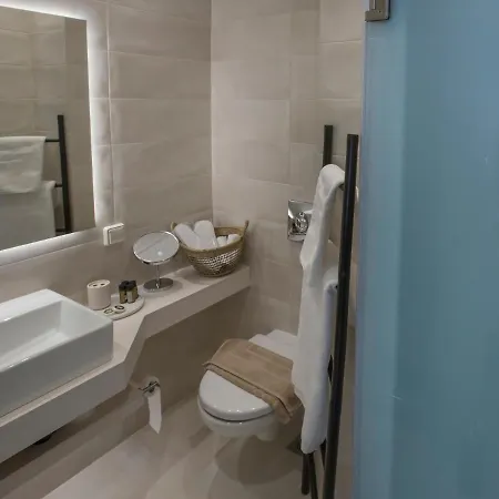 Apartment Ermou Stylish By Ghh *